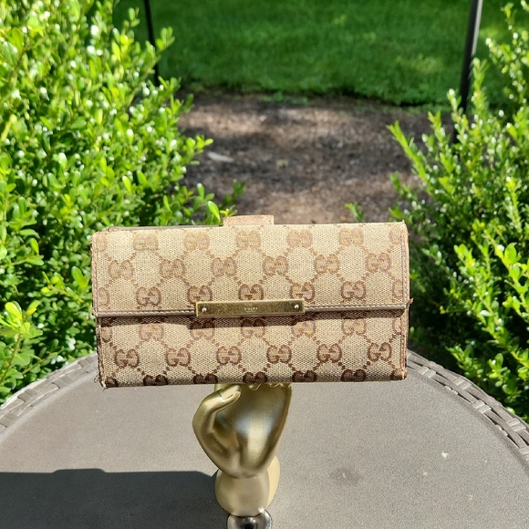Gucci Handbags - Gucci Vintage GG Monogram Wallet